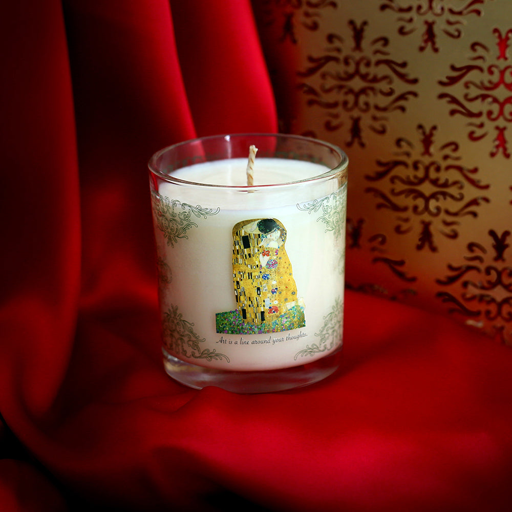 Gustav Klimt’s The Kiss Signature Classic Candle